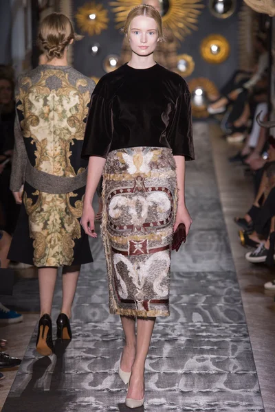 Look 8